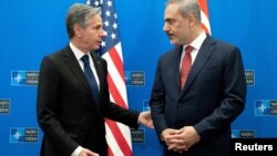 Ngoại trưởng Mỹ Antony Blinken trong một cuộc gặp với người đồng cấp Thổ Nhĩ Kỳ Hakan Fidan.