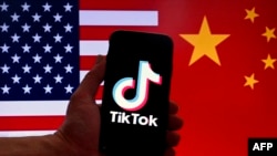 Dư luật của Hạ viện buộc công ty ByteDance có trụ sở tại Trung Quốc phải thoái vốn khỏi ứng dụng TikTok trong vòng 6 tháng, nếu không sẽ phải đối mặt với một lệnh cấm.