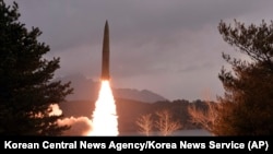 Triều Tiên phóng phi đạn đạn đạo ngày 14/3/2023 (ảnh do Bình Nhưỡng cung cấp).