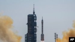 Tên lửa Trường Chinh của Trung Quốc.