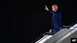 Tổng thống Joe Biden đến Sân bay Quốc tế Indira Gandhi để dự hội nghị thượng đỉnh G20, ngày 8 tháng 9 năm 2023, tại New Delhi.
