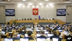 Các nhà lập pháp trong một cuộc họp của Quốc hội Nga tại Moscow. 