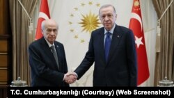 Cumhurbaşkanı Recep Tayyip Erdoğan ile MHP Genel Başkanı Devlet Bahçeli görüşmesi yaklaşık bir saat sürdü.