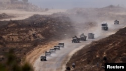 Một đoàn xe quân sự của Israel di chuyển bên trong Dải Gaza vào ngày 17/6/2024.