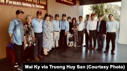 Một số cựu chiến binh VNCH từng tham chiến ở Hoàng Sa thăm Nhà trưng bày Hoàng Sa, Đà Nẵng, 18/1/2024 (ảnh: Mai Kỳ).