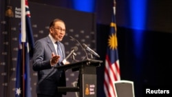 Thủ tướng Malaysia Anwar Ibrahim phát biểu tại Đại học Quốc gia Úc ở Camberra hôm 7/3.