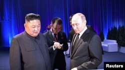 Hai nhà lãnh đạo Kim Jong Un của Triều Tiên và Vladimir Putin của Nga gặp nhau tại Vladivostok, Nga, ngày 25/4/2019.