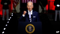 Tổng thống Mỹ Joe Biden phát biểu tại Đại sảnh Độc lập, 1/9/2022, ở Philadelphia.