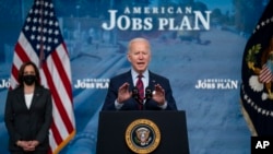 Tổng thống Joe Biden phát biểu về "Kế hoạch Việc làm Mỹ" tại Nhà Trắng, 7/4/2021.