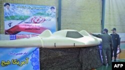 Phi cơ trinh sát không người lái RQ-170 của Mỹ mà Iran nói là đã bắn hạ bằng một cuộc tấn công sử dụng máy vi tính, Iran, 8/12/2011