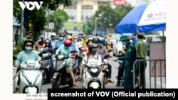 Ảnh tư liệu - Một chốt kiểm soát phòng chống Covid tại Hà Nội 9/8/2021