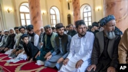 کابل افغانستان میں گزشتہ سال عید الفظر کی نماز۔ فوٹو اے پی