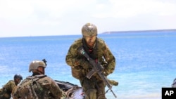 Binh sĩ Nhật trong một cuộc tập trận trên đảo Guam năm 2017.