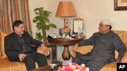 منگل کو سینٹ کے چیئرمین فاروق نائیک نے صدر زرداری سے اسلام آباد میں ملاقات کی