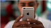 پرانے آئی فون کی رفتار دانستہ سست کرنے پر ایپل کے  خلاف مقدمے دائر