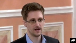 Edward Snowden, cựu nhân viên hợp đồng của tình báo Mỹ.