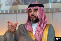سعودی ای اسپورٹس فیڈریشن کے سربراہ شہزادہ فیصل بن بندر بن سلطان السعود24 مئی دو ہزار چوبیس کو ٹوکیو میں اے ایف پی کو ایک انٹر ویو دیتے ہوئے ،