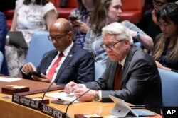 اقوام متحدہ میں مشرق وسطیٰ کے لیے خصوصی کو آرڈینیٹر ، ٹوروینیسلینڈ 29 مئی 2024 کو اقوام متحدہ کے ہیڈ کوارٹرز میں سلامتی کونسل کے ایک اجلاس کے دوران، فوٹو اے پی ۔