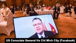 Đại sứ Mỹ tại Việt Nam Daniel Kritenbrik phát biểu trực tuyến tại Diễn đàn Doanh nghiệp TPHCM-Hoa Kỳ được tổ chức tại TPHCM hôm 25/8.