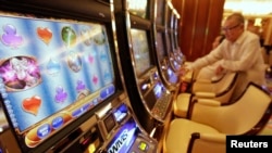 Máy đánh bạc tại Solaire Casino-Resort ở thành phố Pasay, Metro Manila.