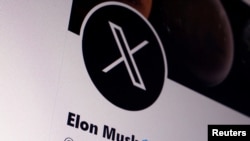 FILE PHOTO: Illustration shows Elon Musk Twitter account