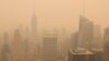  نیو یارک میں کینیڈا کے جنگلات کی آگ سے پیدا ہونے والی فضائی آلودگی کاایک منظر، فوٹو رائٹرز جون 2023