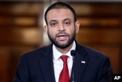 بین الاقوامی مذہبی آزادی کے لیے خصوصی امریکی سفیر ، رشاد حسین محکمہ خارجہ میں رپورٹ پر بات کرتے ہوئے ، فوٹو اے پی ، 15مئی 2023